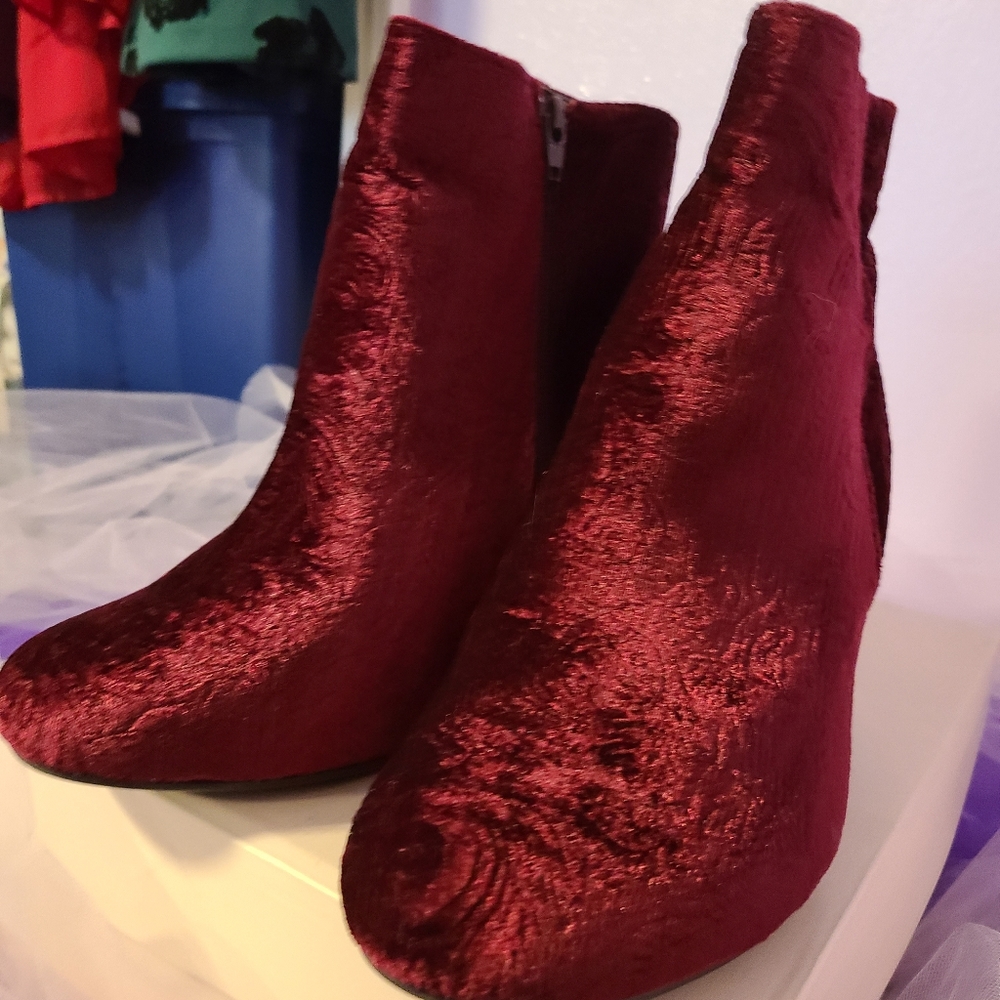 Booties - Picture 3 of 4